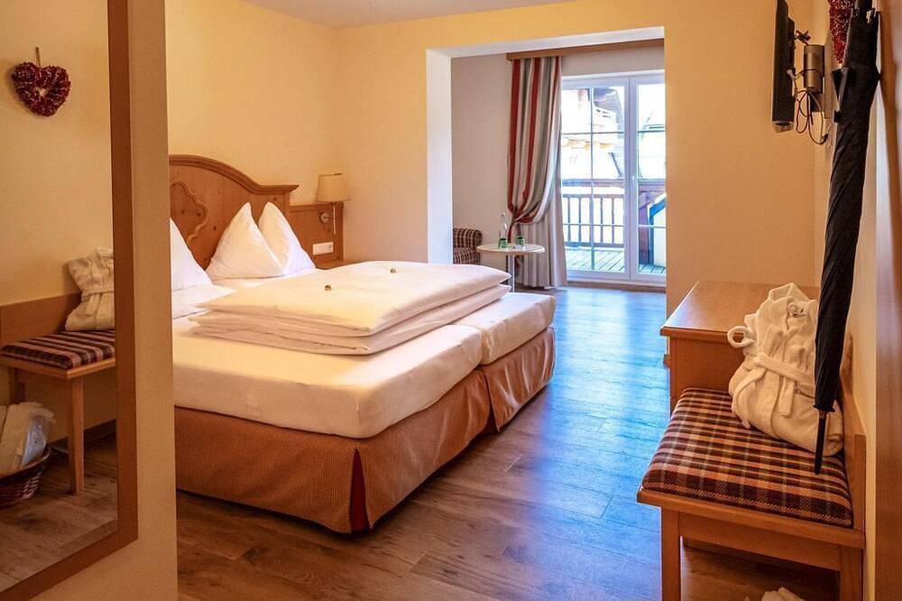 Einfach Sein – Juniorsuite mit Balkon \"Damals\" M - Vogl's Nest in Fuschl am See, Bezirk Salzburg-Umgebung