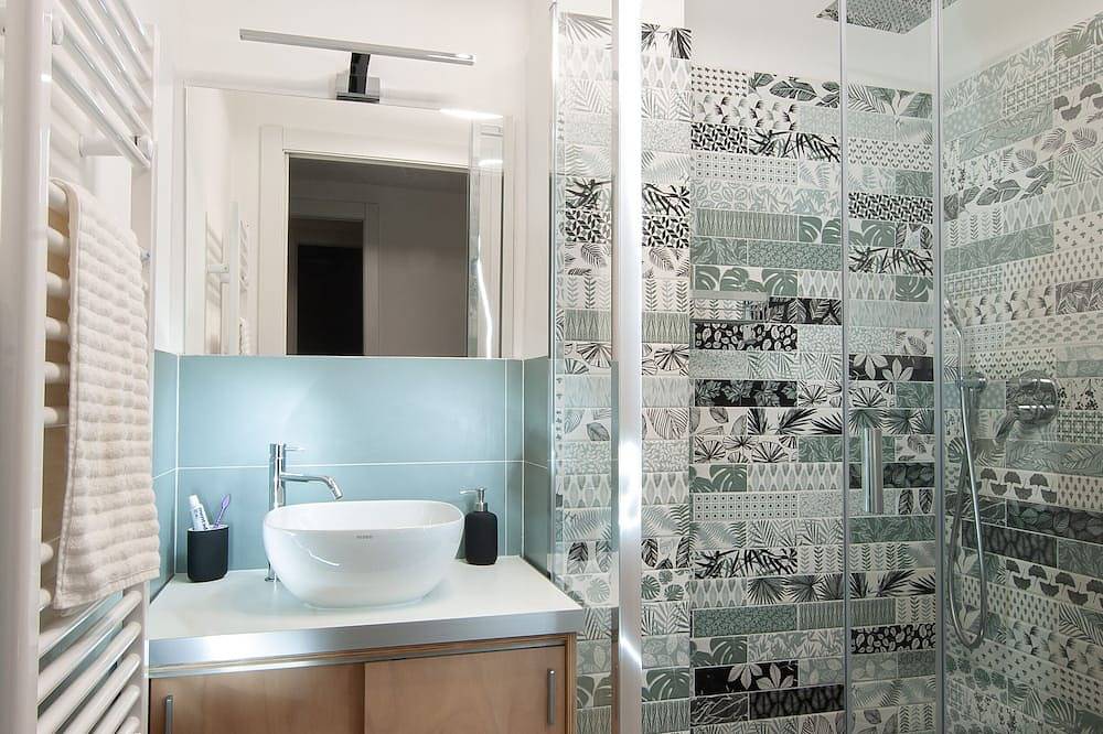 Ganze Wohnung, Major Sisters, Lugano lake view apartment in Porto Ceresio, Luganer See (Lombardei)