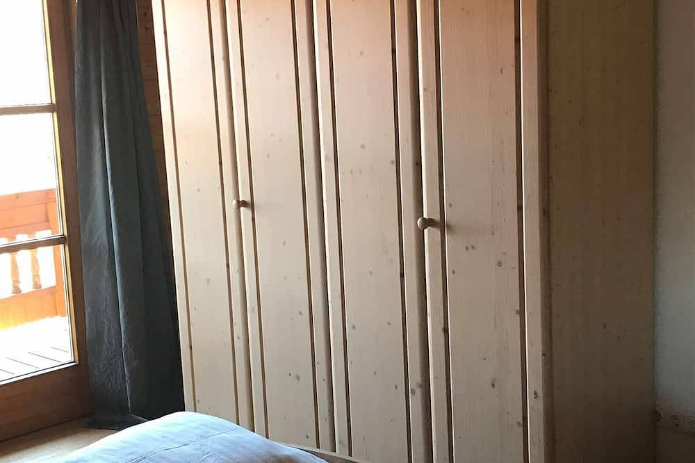Ganze Wohnung, Ferienwohnung 55qm mit Balkon für max. 3 Erwachsene in Traunstein, Chiemsee