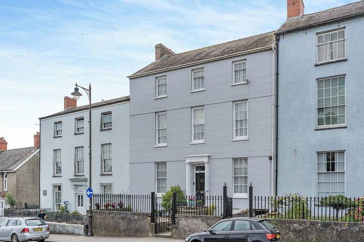 Cottage for 14 people, with hot tub and garden in Pembroke