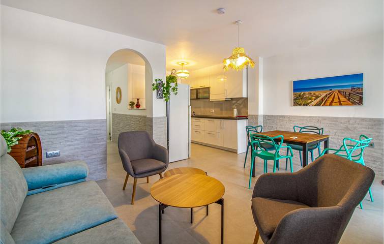 Appartement de 140m² au bord de la mer avec piscine et terrasse in Las Calas, Torrevieja