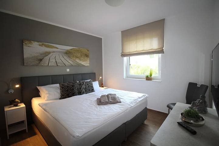 Ferienhaus für 8 Personen, mit Sauna und Whirlpool sowie Garten in Göhren-Lebbin - 2