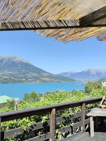 Mobil home pour 4 personnes, avec terrasse et vue sur le lac à Pontis