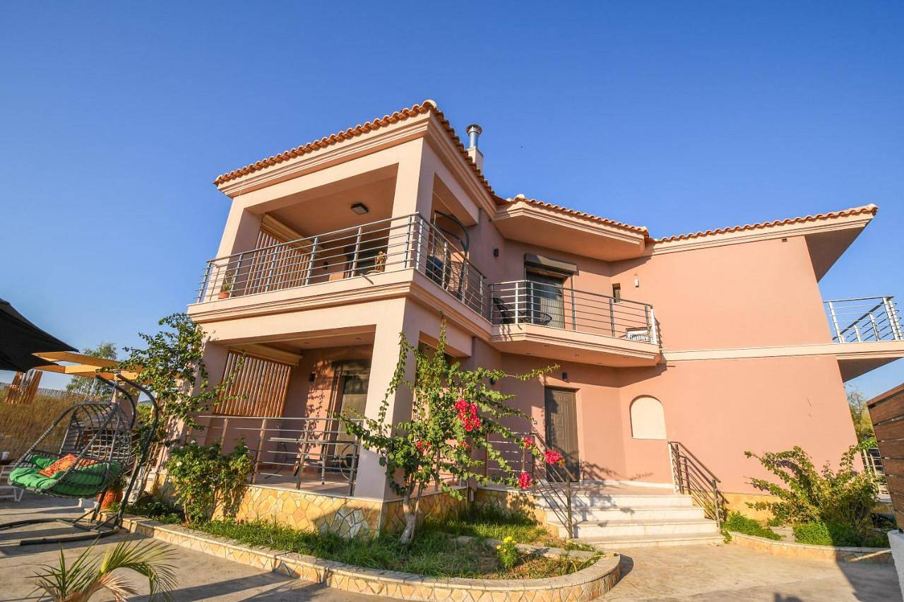 Nektarios & Eftychia Suites - Two Independent Apartments with Shared Pool & Bbq in Αμπελόκηπους Ζακύνθου, Ζάκυνθο