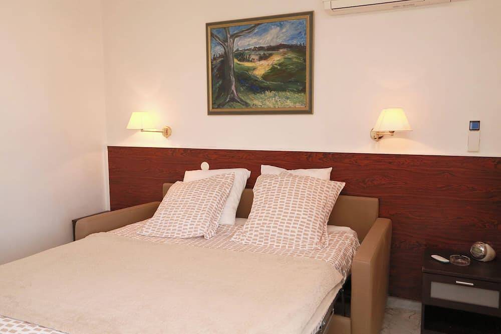 Geheel appartement, A 5 minutes des plages et restaurants appartement vue colline. in Golfe-Juan, Vallauris