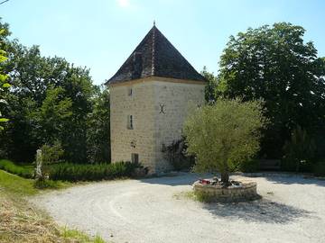 Gîte pour 2 personnes, avec piscine ainsi que terrasse et jardin dans le Lot-et-Garonne