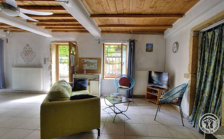 Gîte pour 5 personnes, avec jardin, animaux acceptés dans Rhône - 4