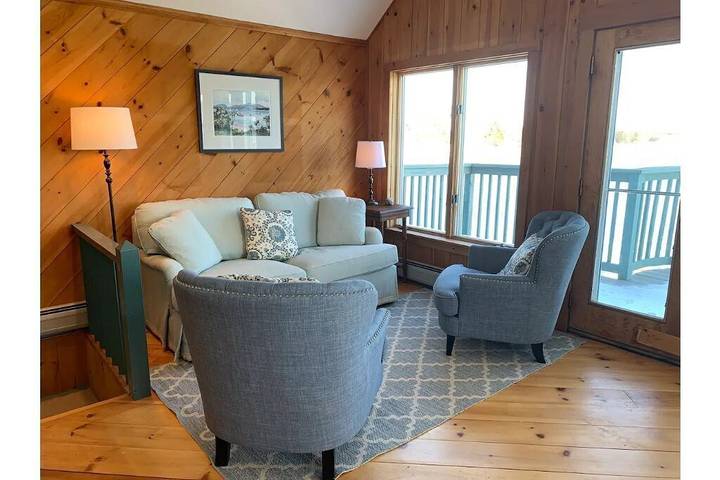 Vacation house for 8 people, with yard and balcony in Acadia National Park