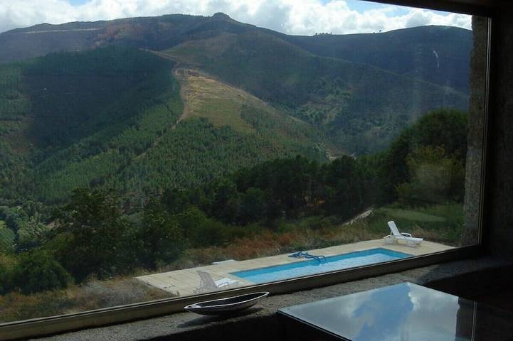 Gîte pour 2 personnes, avec jardin ainsi que terrasse et jacuzzi à Lamego