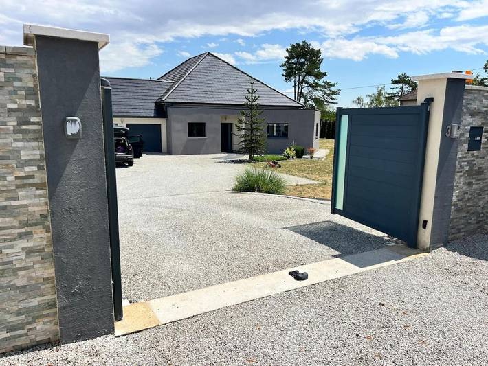 Location de vacances pour 8 personnes, avec piscine et jardin à Selongey - 3