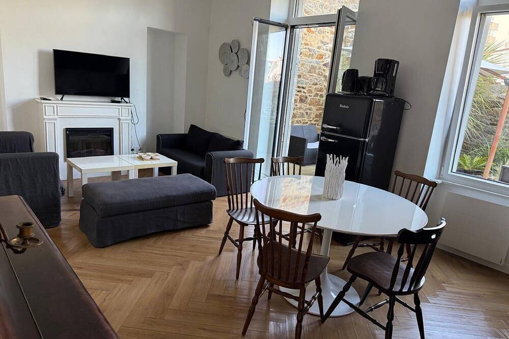 Entire apartment, L'Élégante – Close to the City Center in Saint-Brieuc, Côte de Goëlo