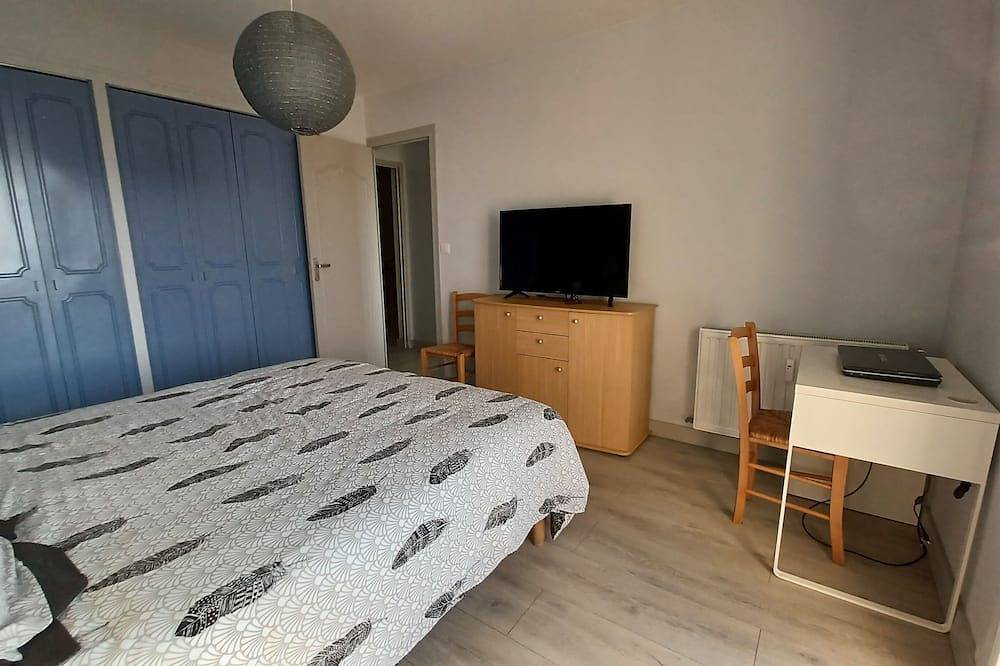 Ganze Wohnung, 3 guest rooms for 6 people on the sixth floor, panoramic view of Rochefort in Rochefort, Rochefort und Umgebung