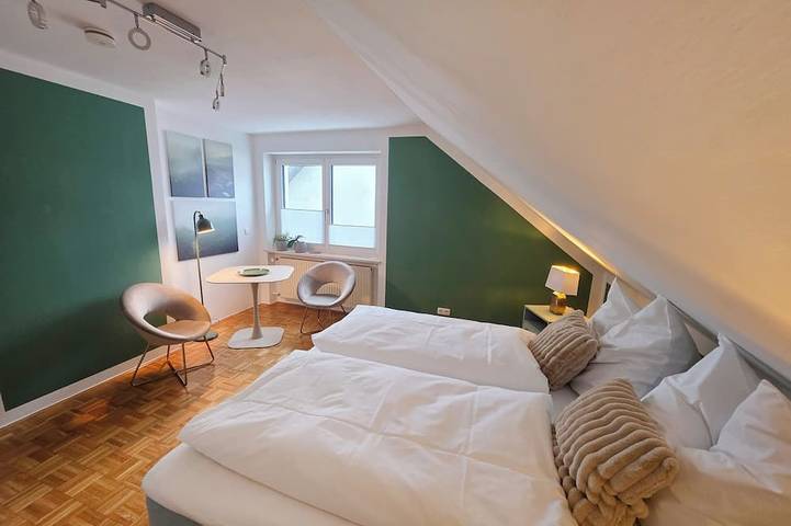 Ganze Wohnung, Moderne gepflegte und gemütliche Ferienwohnung in Donaustauf bei Regensburg 3 Sz in Donaustauf, Ostbayern