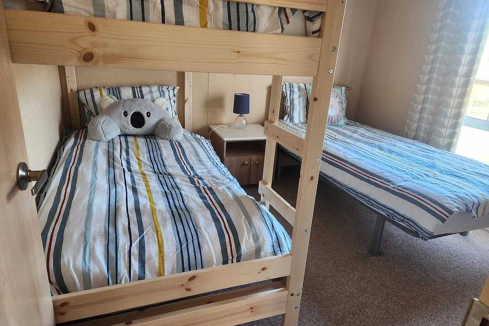 Spacious, comfortable lodge for a truly restful getaway in Milford-on-Sea, Hampshire