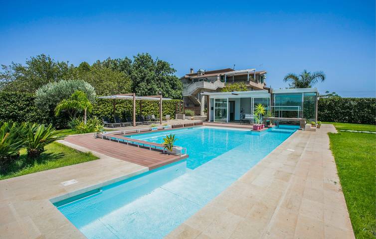 Holiday home for 9 people in Sicily