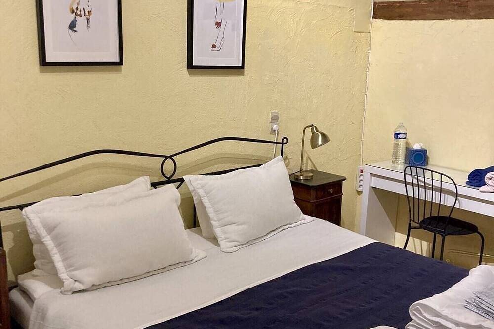 8 persons villa with private pool, air conditioning, views and good wifi in Taradeau, Draguignan Region