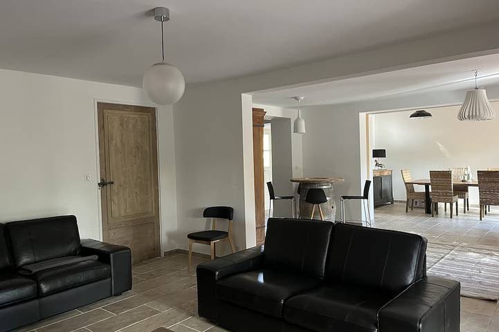 Location de vacances pour 6 personnes, avec terrasse et jardin à Grambois - 2