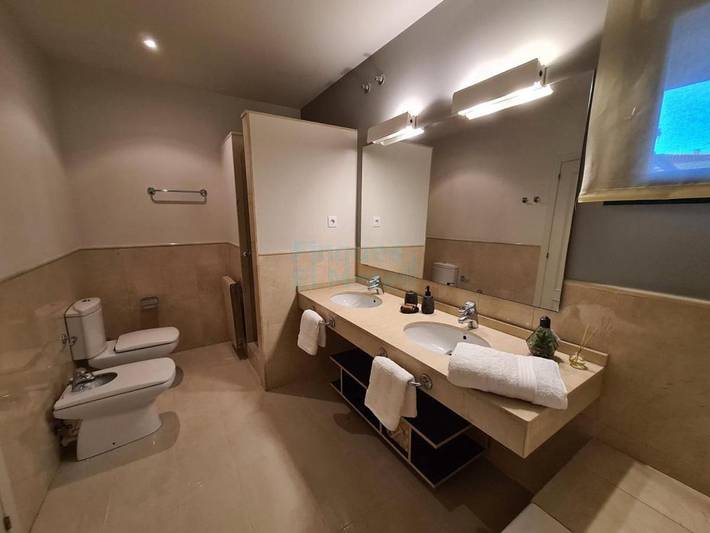 Location de vacances pour 8 personnes, avec vue sur le lac et vue ainsi que jardin et piscine à Reus - 3