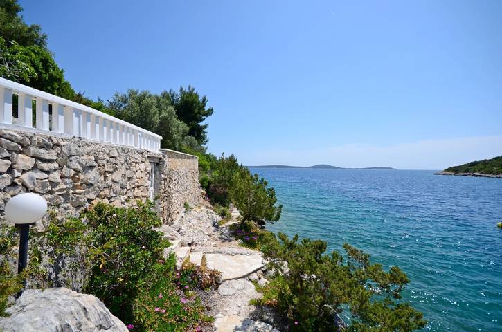 Villa pour 13 personnes, avec piscine et jardin, animaux acceptés à Marina - 3