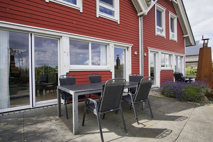 Hafennahes Ferienhaus mit Terrasse und Meerblick - Ferienhaus Timpete Steuerbord in Gager, Mönchgut