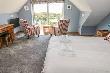 Cottage for 10 People in Solva, Pembrokeshire, Photo 2