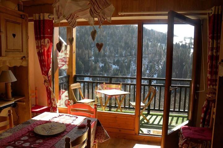 Location de vacances pour 8 personnes, avec balcon à Notre-Dame-de-Bellecombe