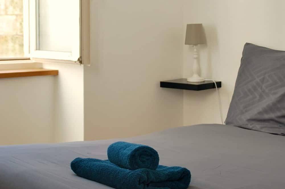 Entire apartment, The quiet and spacious heart of Angoulême in Angoulême, Charente