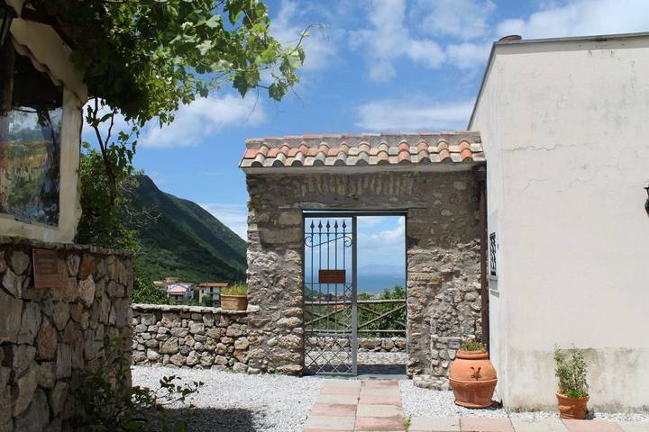 Privatzimmer für 2 Personen, mit Terrasse und Garten sowie Ausblick