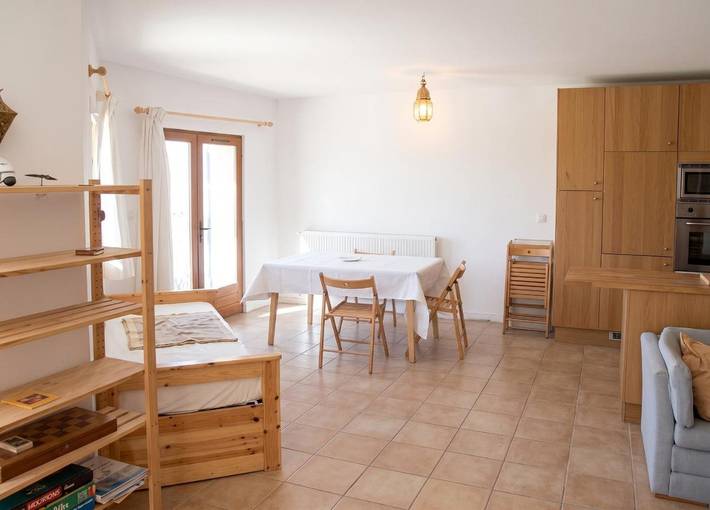 Gîte pour 6 personnes, avec vue sur le lac ainsi que piscine et jardin, animaux acceptés à Eygaliers - 4