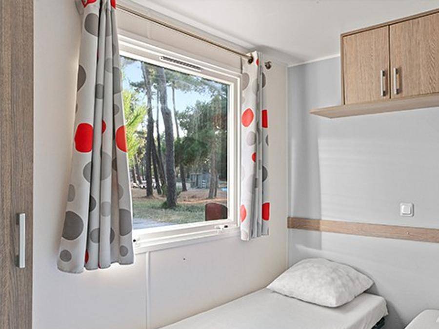 Camping Les Catalpas - Mobile home 6 persons - Mobile-home | Classic | 3 Bedrooms | 6 Pers. | Raised terrace in Saint-Georges-de-Didonne, Côte de Beauté