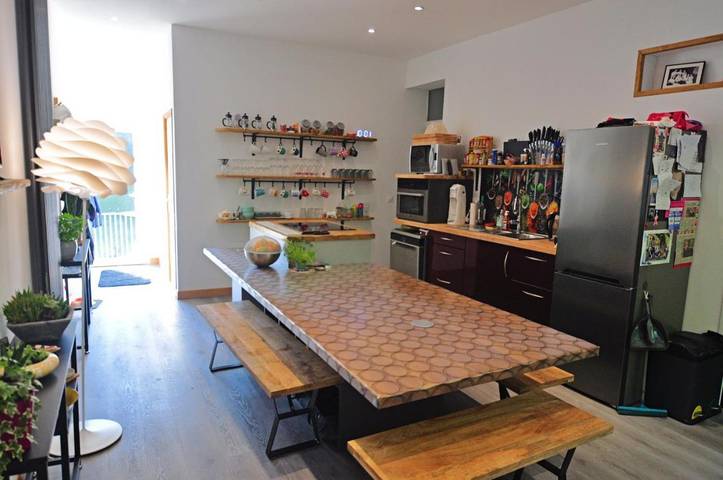 Gîte pour 2 personnes, avec Terrasse ainsi que Jardin et Vue à Callac