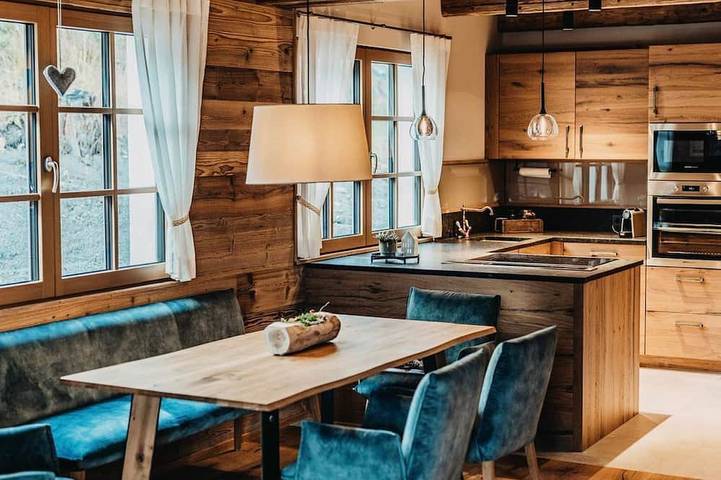 Chalet für 8 Personen, mit Sauna und Balkon sowie Whirlpool