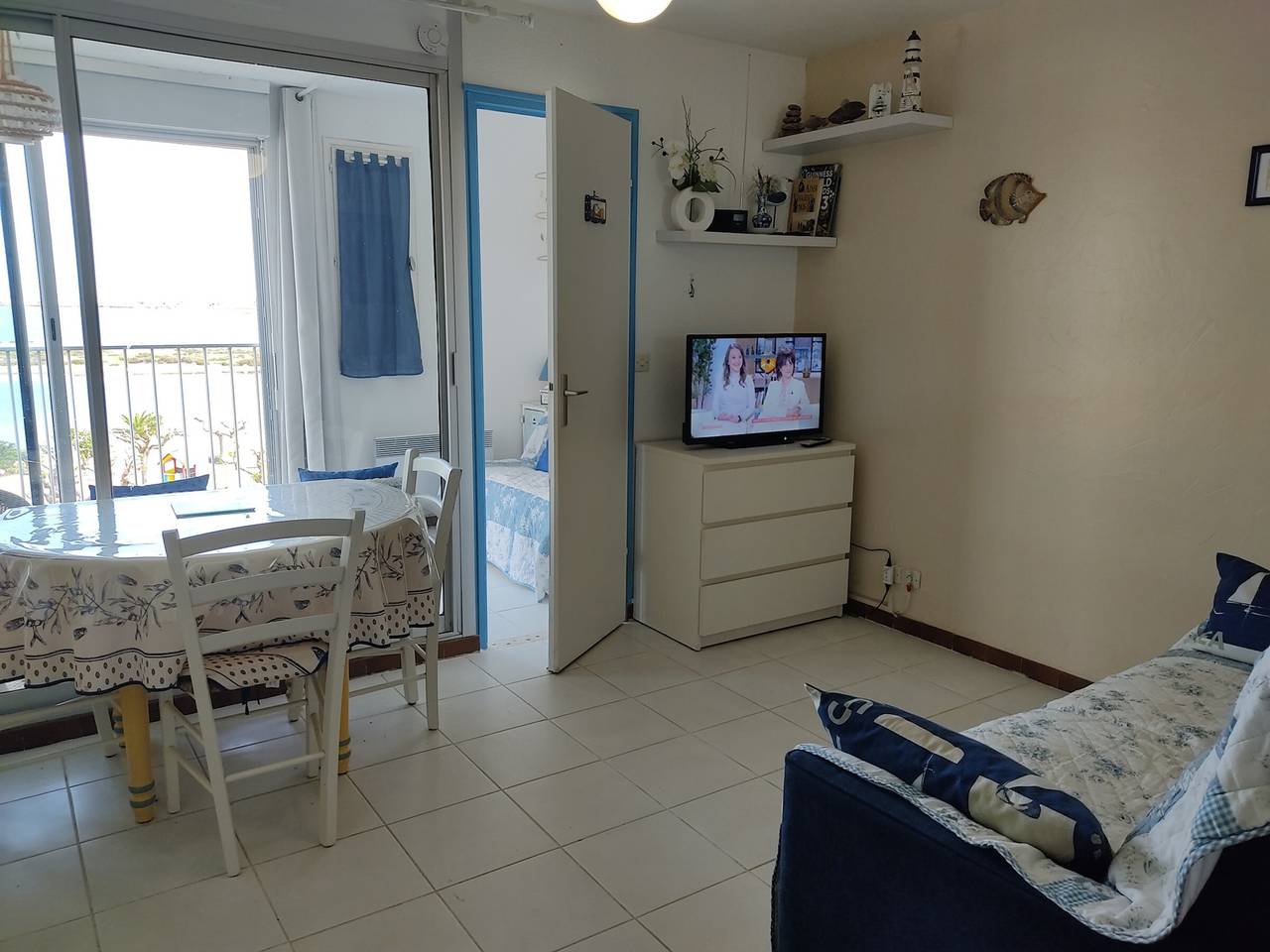 Appartement entier, Gruissan Studio Vue Mer 2/3 Pers à 50m Plage Grazel, Parking Sécurisé in Gruissan (Ville), Gruissan
