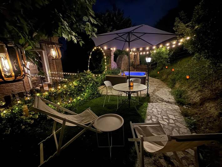 Chambre d’hôte pour 2 personnes, avec jardin ainsi que jacuzzi et piscine dans Canelli