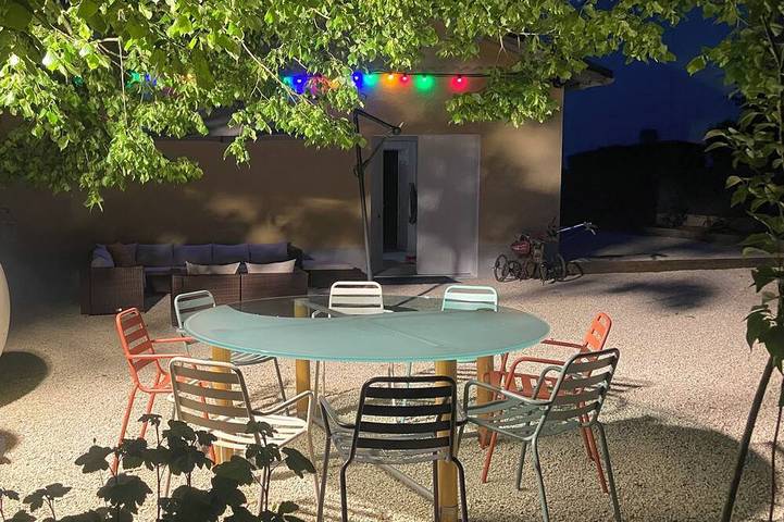 Location de vacances pour 10 personnes, avec jardin à Cubjac