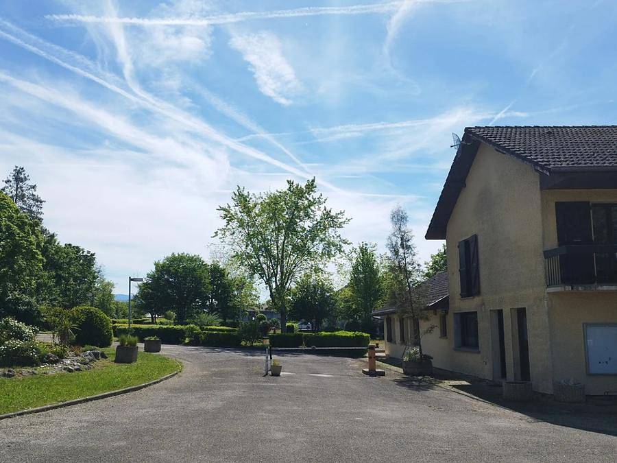 Camping Del Padel - Mobilhome 4 personnes - Mobil Home 2 Chambres 4 Personnes in Les Avenières, Région de La Tour-du-Pin