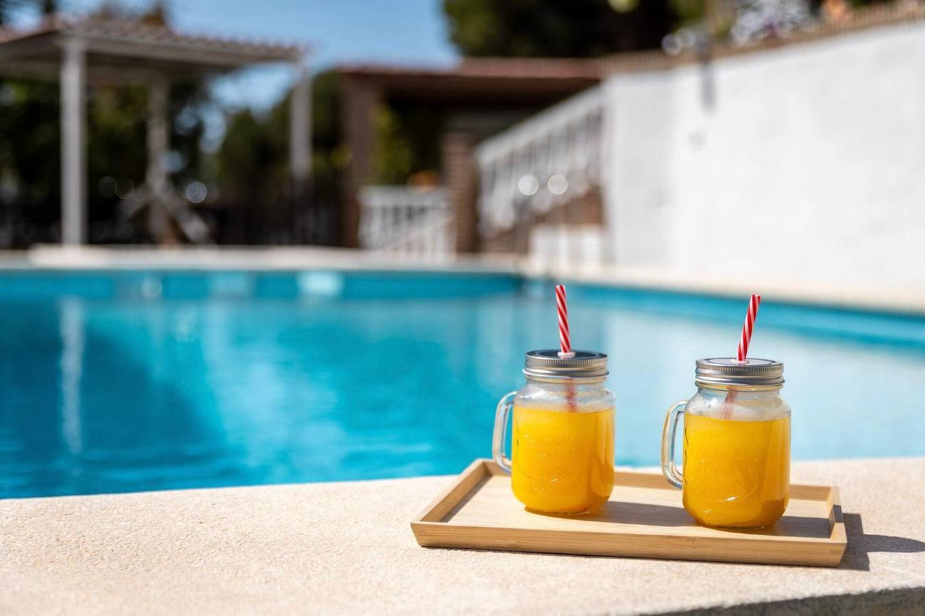 Villa 'Garden with Pool, Billiard' with Sea View, Wi-Fi and Air Conditioning in Urbanizacion La Esperanza, Vélez-Málaga