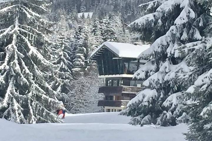 Holiday rental for 8 people, with terrace and sauna as well as pool in Les Gets