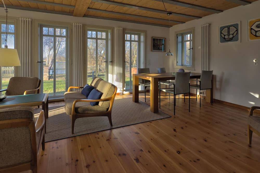 Großzügiges Haus mit Seeblick, Garten und Ruderboot am Beetzsee in Päwesin, Westhavelland