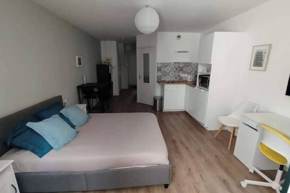 Entire apartment, Studio terrace in town center near pedestrian streets, port, restaurants. in Morlaix, Ceinture Dorée