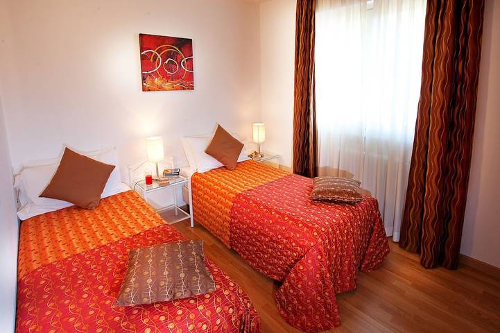 Ganze Wohnung, Luxus Residence mit Seeblick - 11 Apartments mit Pool, Grill und Whirlpool in Tremezzo, Gemeinde Tremezzina