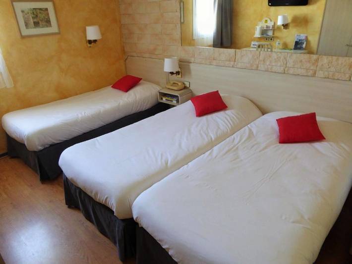 Hôtel pour 5 personnes, avec terrasse, animaux acceptés à Lons - 2