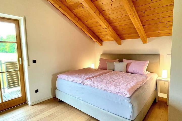 Ganze Wohnung, Ferienwohnung bis 4 Personen, Balkon, 80 qm in Wonneberg, Rupertiwinkel