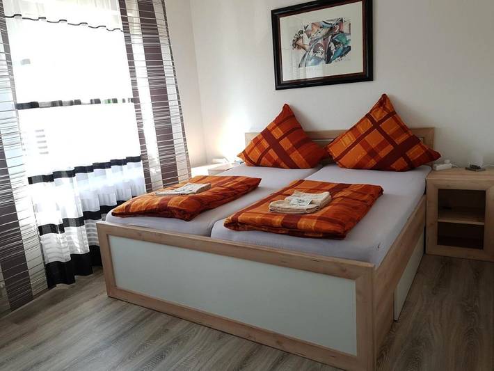 Ferienwohnung für 6 Personen, mit Balkon und Garten in Saarlouis