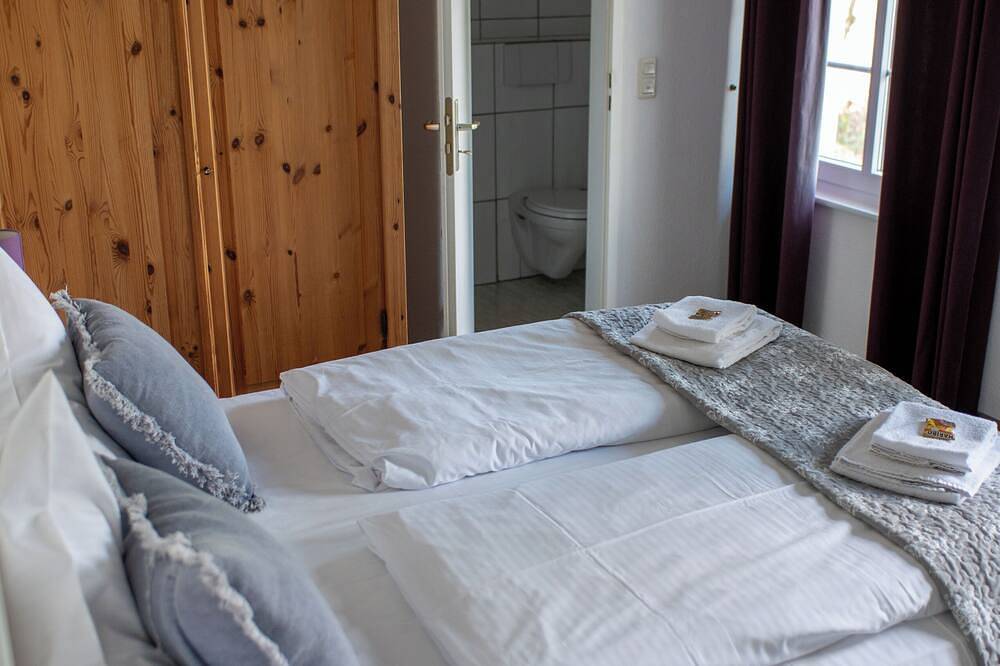 Ferienhaus für Familie & Freunde mit Sauna bis zu 26 Personen in Neuastenberg, Winterberg