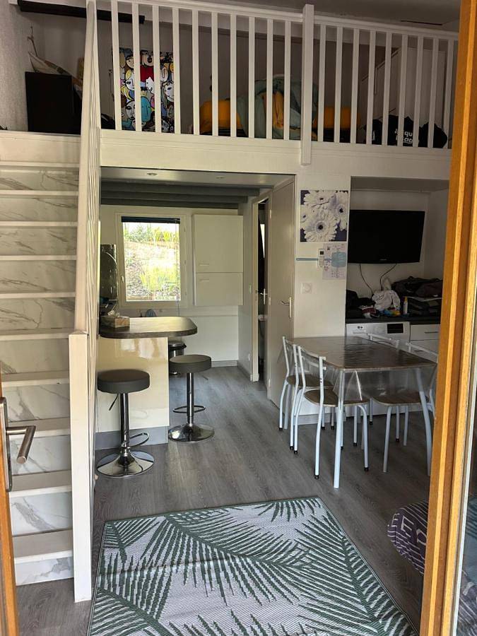 Location de vacances pour 4 personnes, avec terrasse ainsi que piscine et vue à Saint-Martin-de-Brômes - 2