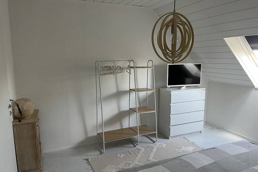 Ganze Wohnung, Familienfreundliche Maisonette-Wohnung mit sehr guter Anbindung in Dingolfing, Ostbayern