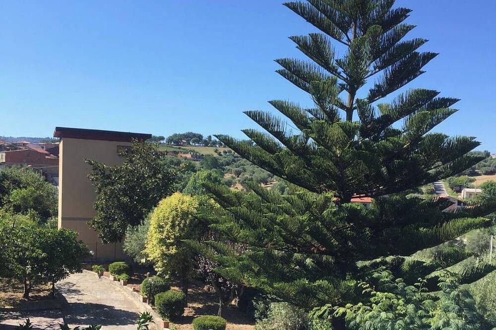Villa for 10 People in Mileto, Tyrrhenian Coast Kalabria