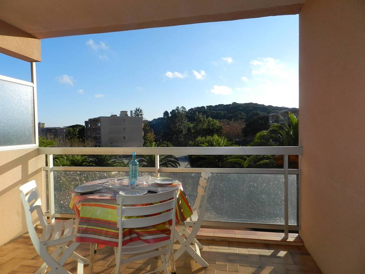 Entire apartment, Studio with terrace in Bormes-les-Mimosas in Bormes-les-Mimosas, Parc national Port-Cros