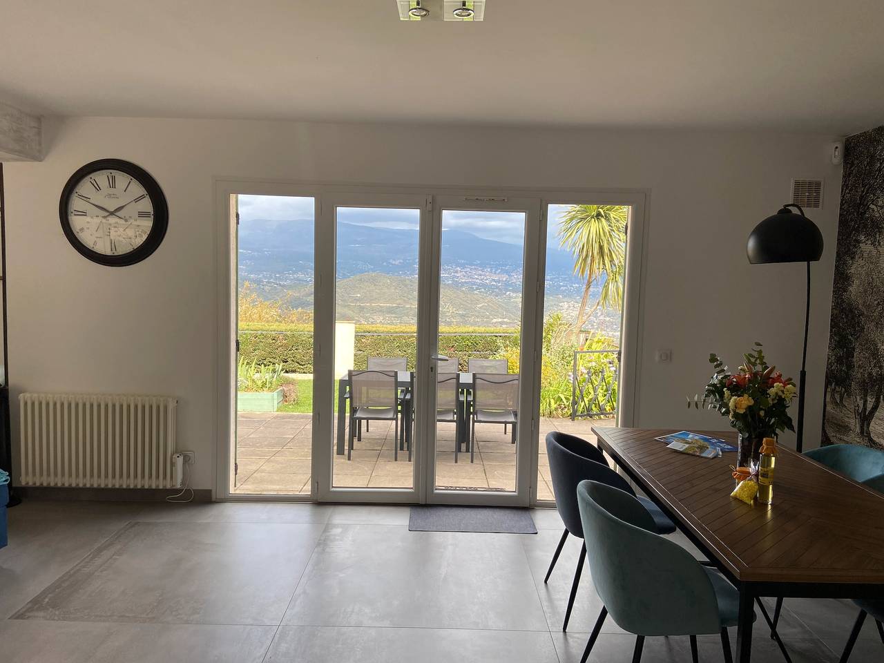 Casa de vacaciones 'Paisible Avec Piscine Privée' con vistas a la montaña, Wi-Fi y aire acondicionado in Tanneron, Region de Draguignan